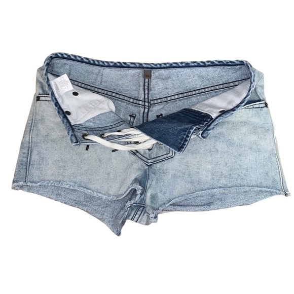 Carmar Lace Up in front Denim Shorts
Color: Blue Size: 25 (Excellent Condition) - Picture 3 of 8